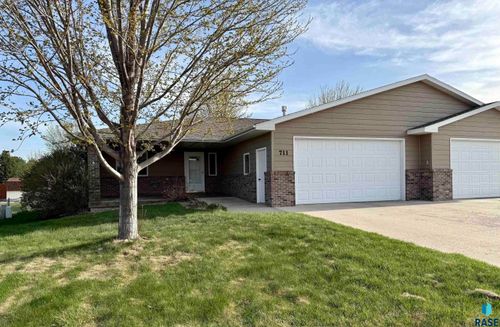 711 W 16th Ave Avenue, Mitchell, SD, 57301 | Card Image