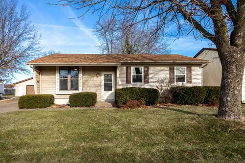 1808 W 58th St, Davenport, IA, 52806-1710 | Card Image