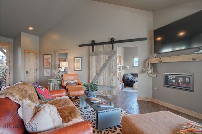 11762 Gooch Hill Rd, House other with 3 bedrooms, 3 bathrooms and null parking in Gallatin Gateway MT | Image 13