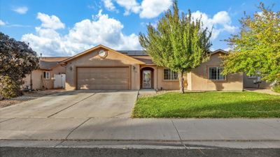 3012 Oakwood Drive, House other with 3 bedrooms, 2 bathrooms and null parking in Grand Junction CO | Image 1