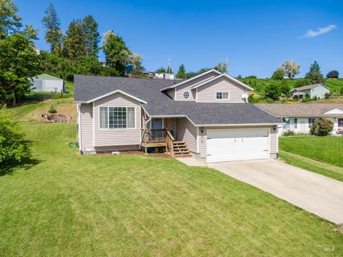 483 E Valleyview Ave, Genesee, ID, 83832-8713 | Card Image