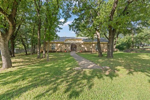 2005 Meadow Dr, Crowley, TX, 76036-5805 | Card Image