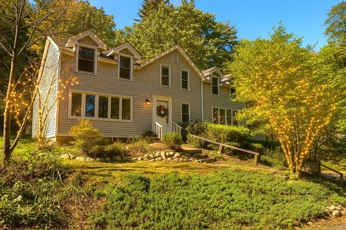 139 Water St, Leeds, MA, 01053-5300 | Card Image