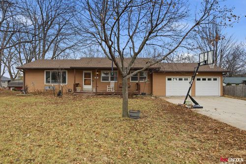 630 Maple St, Hickman, NE, 68372-9637 | Card Image