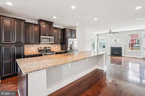 2365 Harmsworth Dr, DUMFRIES, VA, 22026-3018 | Card Image