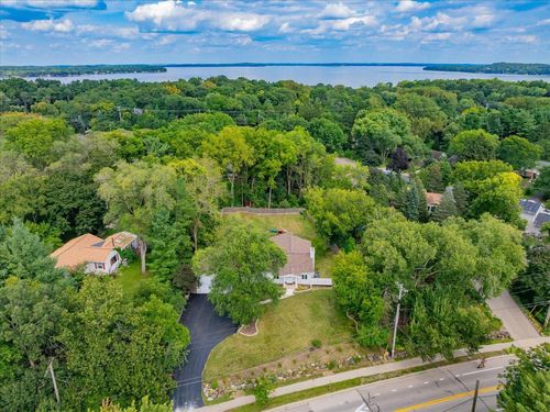 6118 Old Middleton Rd, Madison, WI, 53705-1039 | Card Image