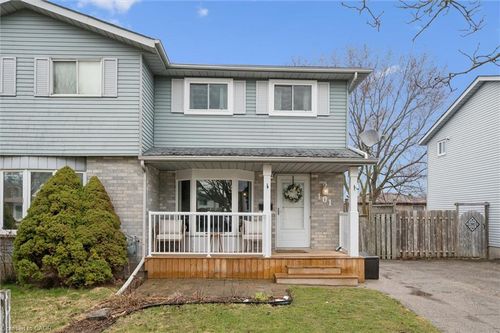 101 Connelly Dr, Kitchener, ON, N2N2T9 | Card Image