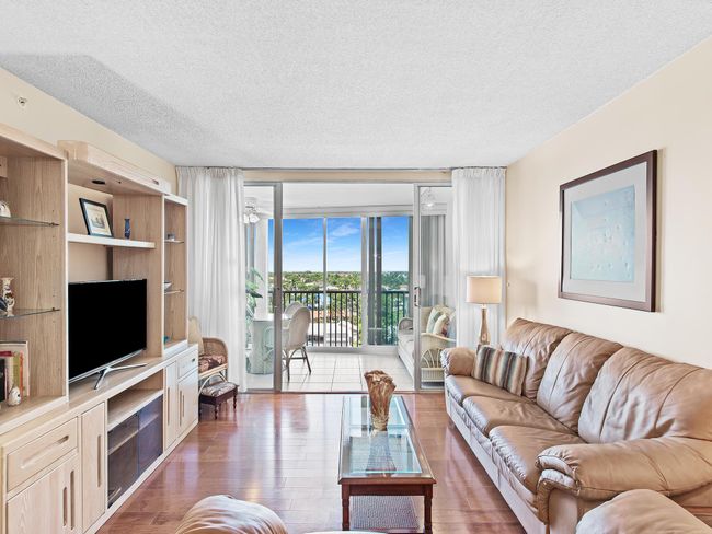 APT-928D - 3310 S Ocean Blvd, Condo with 1 bedrooms, 2 bathrooms and null parking in Highland Beach FL | Image 4