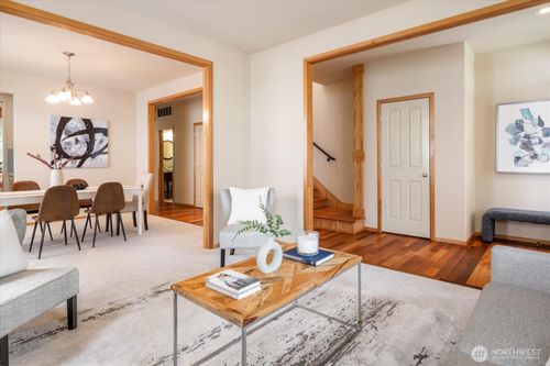 6008 Ne 1st Cir, Renton, WA, 98059-8562 | Card Image