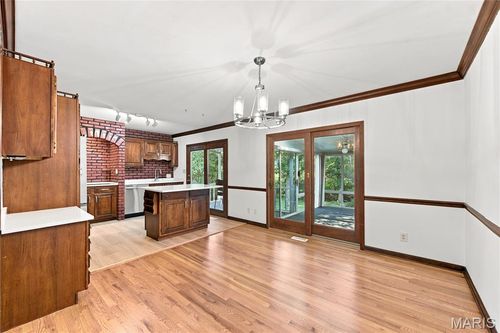 205 Morewood Dr, Manchester, MO, 63011-3910 | Card Image