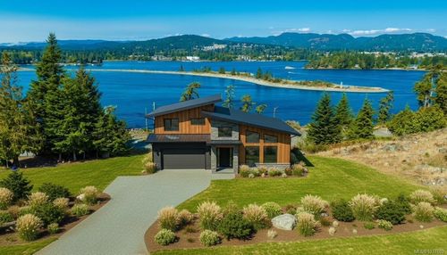 7070 Fisher Rd, Sooke, BC, V9Z1A8 | Card Image