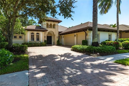8886 Shenendoah Cir, NAPLES, FL, 34113-1658 | Card Image