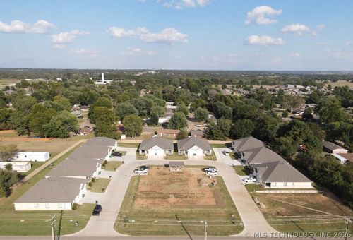 1010 Lovers Lane, Perkins, OK, 74059 | Card Image