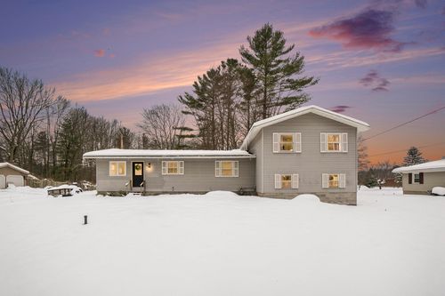 18689 W Spring Lake Rd, Spring Lake, MI, 49456-1055 | Card Image