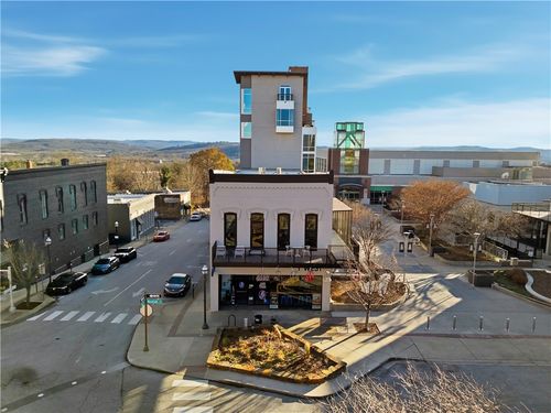 306-1 W Mountain St, Fayetteville, AR, 72701-6068 | Card Image