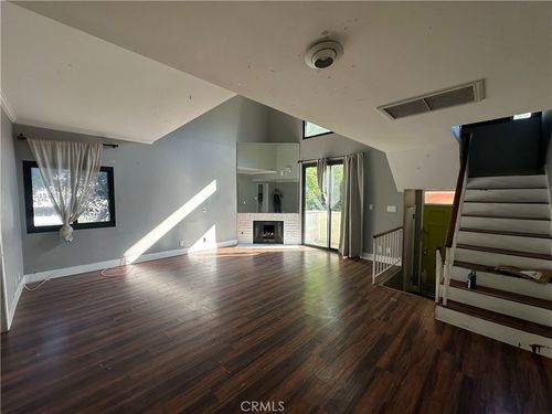 unit-15-6540 Hayvenhurst Ave, Lake Balboa, CA, 91406-5775 | Card Image