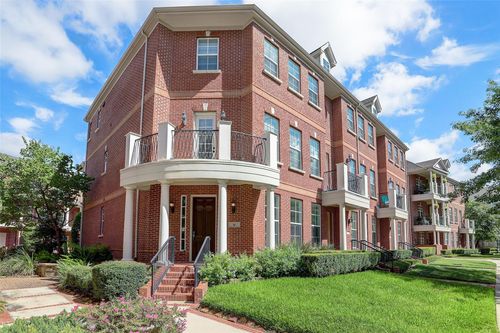 10 Shell Port Sq, The Woodlands, TX, 77380-2884 | Card Image