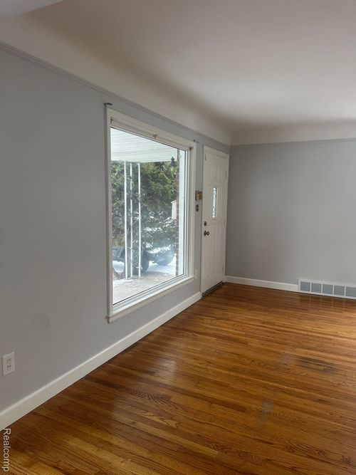 11356 Riverdale, Redford, MI, 48239-1441 | Card Image