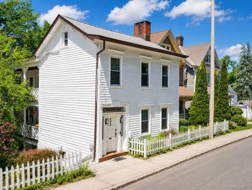 23 Franklin St, Catskill, NY, 12414-1491 | Card Image