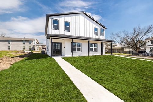 600 Kimbro #B Street, Taylor, TX, 76574 | Card Image