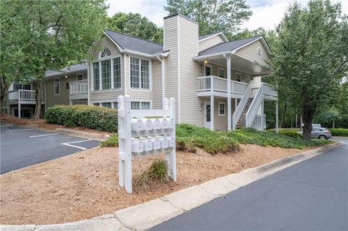 1910 Countryside Pl Se, Smyrna, GA, 30080-8251 | Card Image