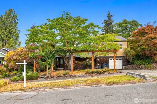 1252 Sw Othello St, Seattle, WA, 98106-1916 | Card Image