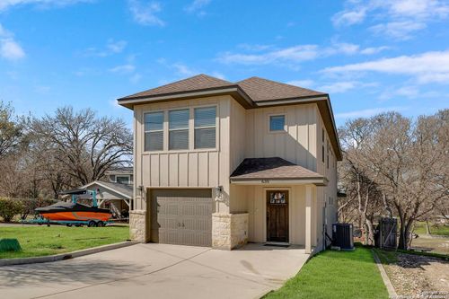 630 Three Oaks Rd, Seguin, TX, 78155-0144 | Card Image