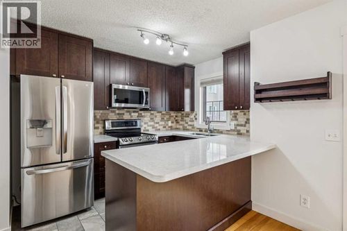 1110 14 Ave Sw, Calgary, AB, T2R0P2 | Card Image