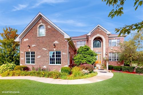 7230 Bonnie Dr, Village Of Lakewood, IL, 60014-6635 | Card Image