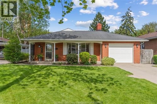 338 Betty Drive, Windsor, ON, N8S3W8 | Card Image