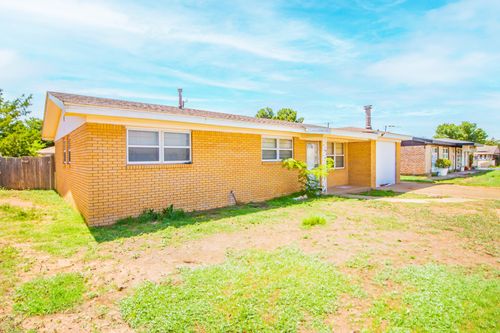 110 Avenue T, Levelland, TX, 79336-3021 | Card Image