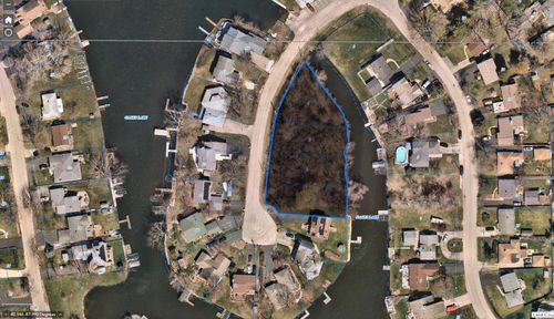 33211 N Island Ave, Grayslake, IL, 60030-1719 | Card Image