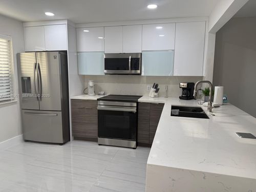 apt-205-436 Lakeview Dr, Weston, FL, 33326-2467 | Card Image