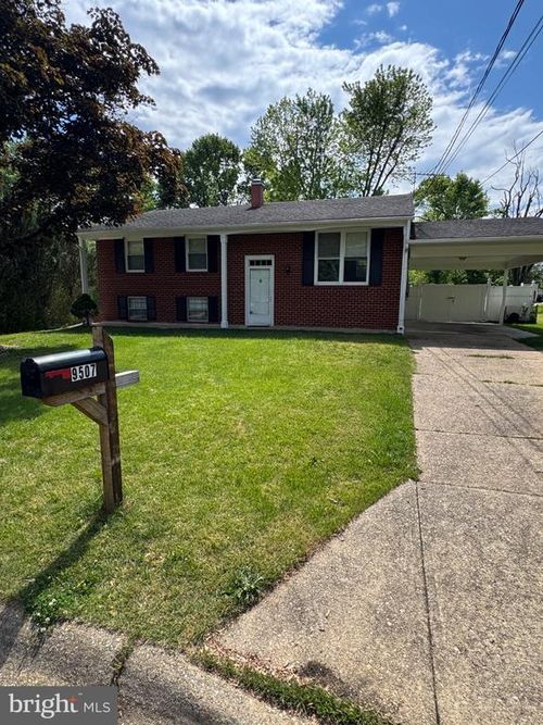 9507 Small Dr, CLINTON, MD, 20735-3542 | Card Image