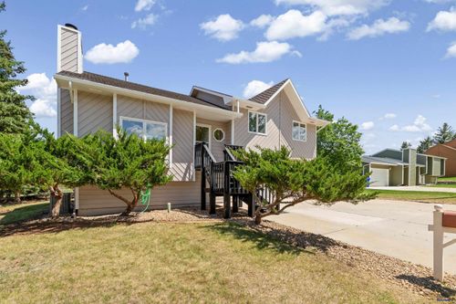 3704 Meadowbrook Dr, Rapid City, SD, 57702 | Card Image