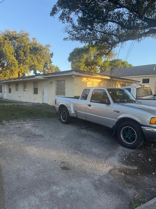 0-214 Nw 8th Ave, Dania Beach, FL, 33004 | Card Image