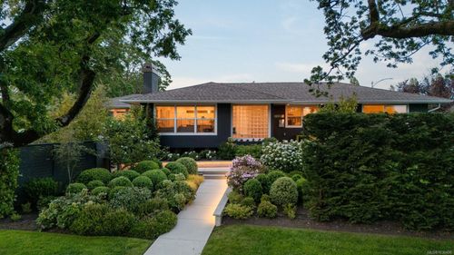 3311 Gibbs Rd, Oak Bay, BC, V8P4Y5 | Card Image