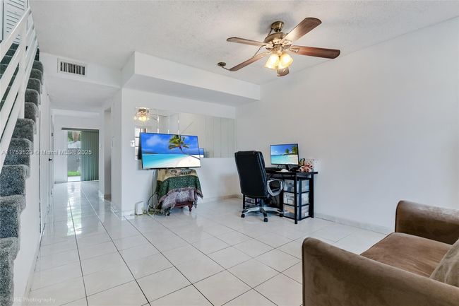 APT-100 - 10395 Sw 154 Th Circle Ct, Townhouse with 2 bedrooms, 3 bathrooms and null parking in Miami FL | Image 6