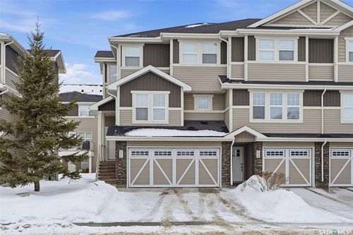 556 Pringle Cres, Saskatoon, SK, S7T0W9 | Card Image