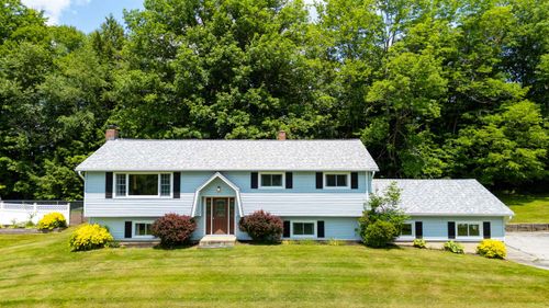 863 Perry Hill Rd, Waterbury, VT, 05676-9637 | Card Image