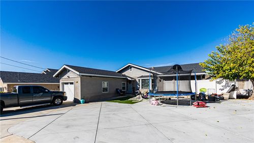 33656 Washington Dr, Yucaipa, CA, 92399-2053 | Card Image