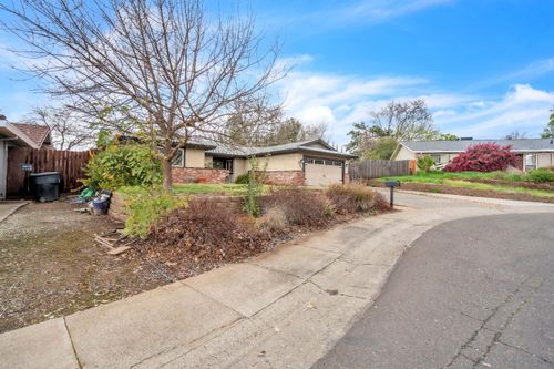 5220 Lynnadeane Court, Carmichael, CA, 95608 | Card Image