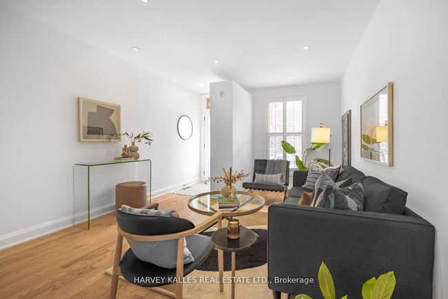 418 Ontario St, House attached with 3 bedrooms, 2 bathrooms and null parking in Toronto ON | Image 9