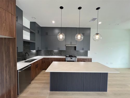 738 Curtin St, Houston, TX, 77018-2106 | Card Image