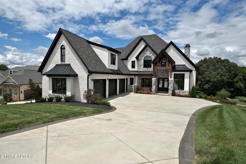 9030 Legends Lake Ln, Knoxville, TN, 37922-5258 | Card Image