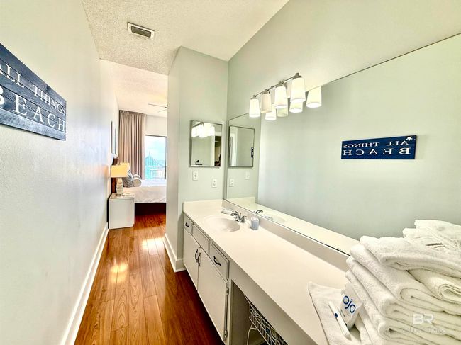 Primary Bathroom | Image 12