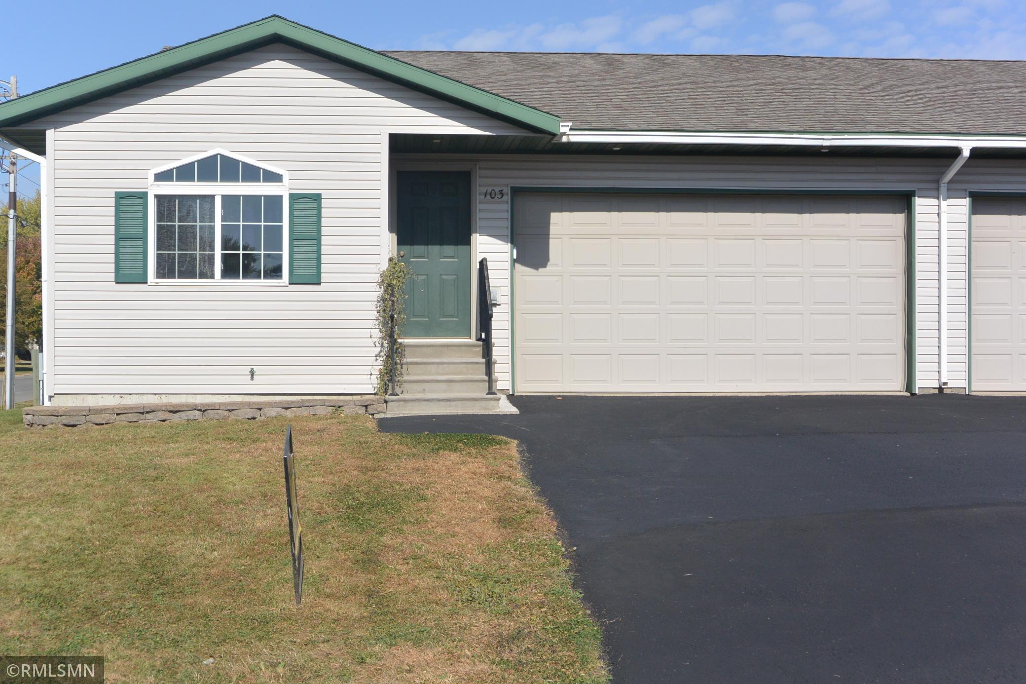 Hennepin Ave, Glencoe, MN 55336