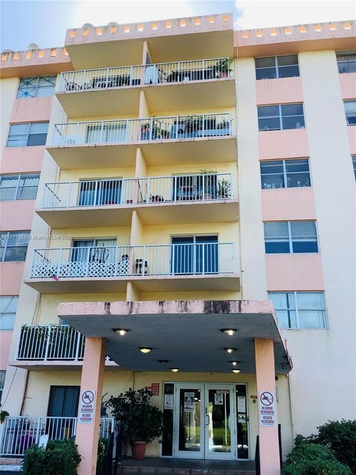 apt-604-16465 Ne 22nd Ave, North Miami Beach, FL, 33160-3725 | Card Image