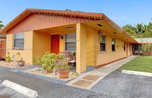 901 Ne 39th St, Oakland Park, FL, 33334-2947 | Card Image