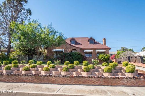 975 Loma Vista Pl, Santa Paula, CA, 93060-1329 | Card Image